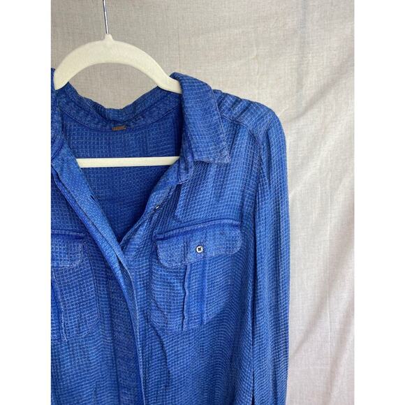 Free People Feel It Around Blue Button Down High Low Shirt Top Size XS - Picture 4 of 11